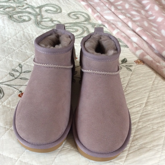 UGG ultra mini boots - Picture 1 of 10